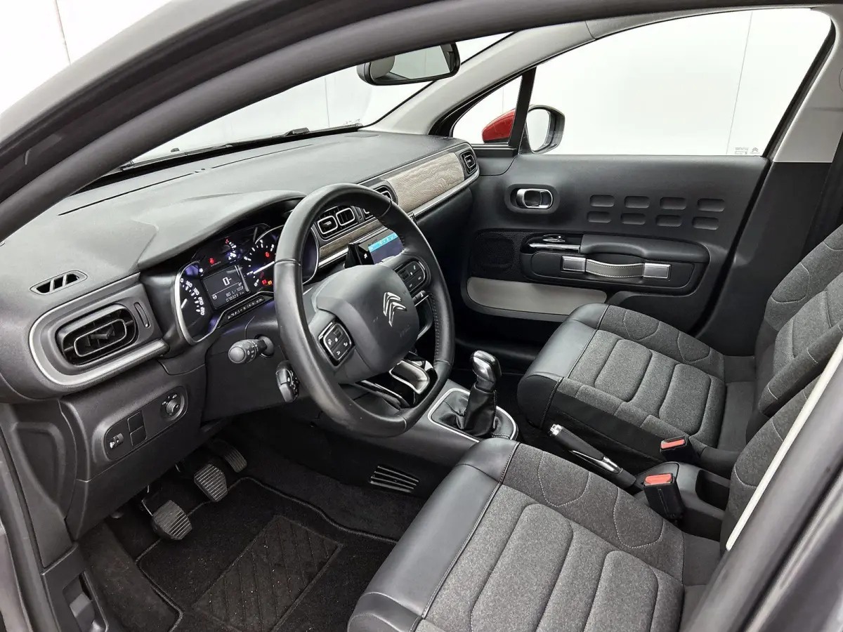1.2 82pk Shine | Navigatie | Climate Control | Cruise Control | Camera | 17"LMV | LED | IsoFix | DAB+ | Getint Glas | Apple Carplay/Android Auto |