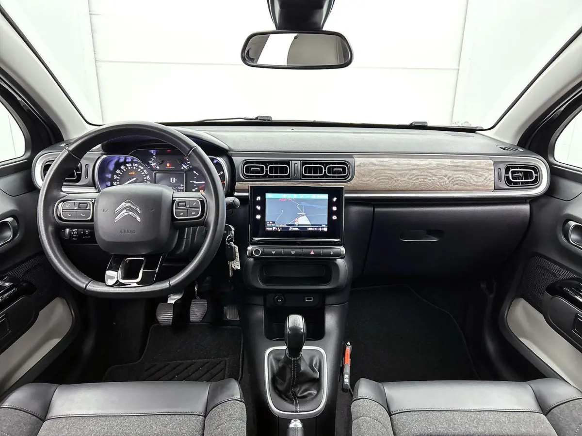 1.2 82pk Shine | Navigatie | Climate Control | Cruise Control | Camera | 17"LMV | LED | IsoFix | DAB+ | Getint Glas | Apple Carplay/Android Auto |
