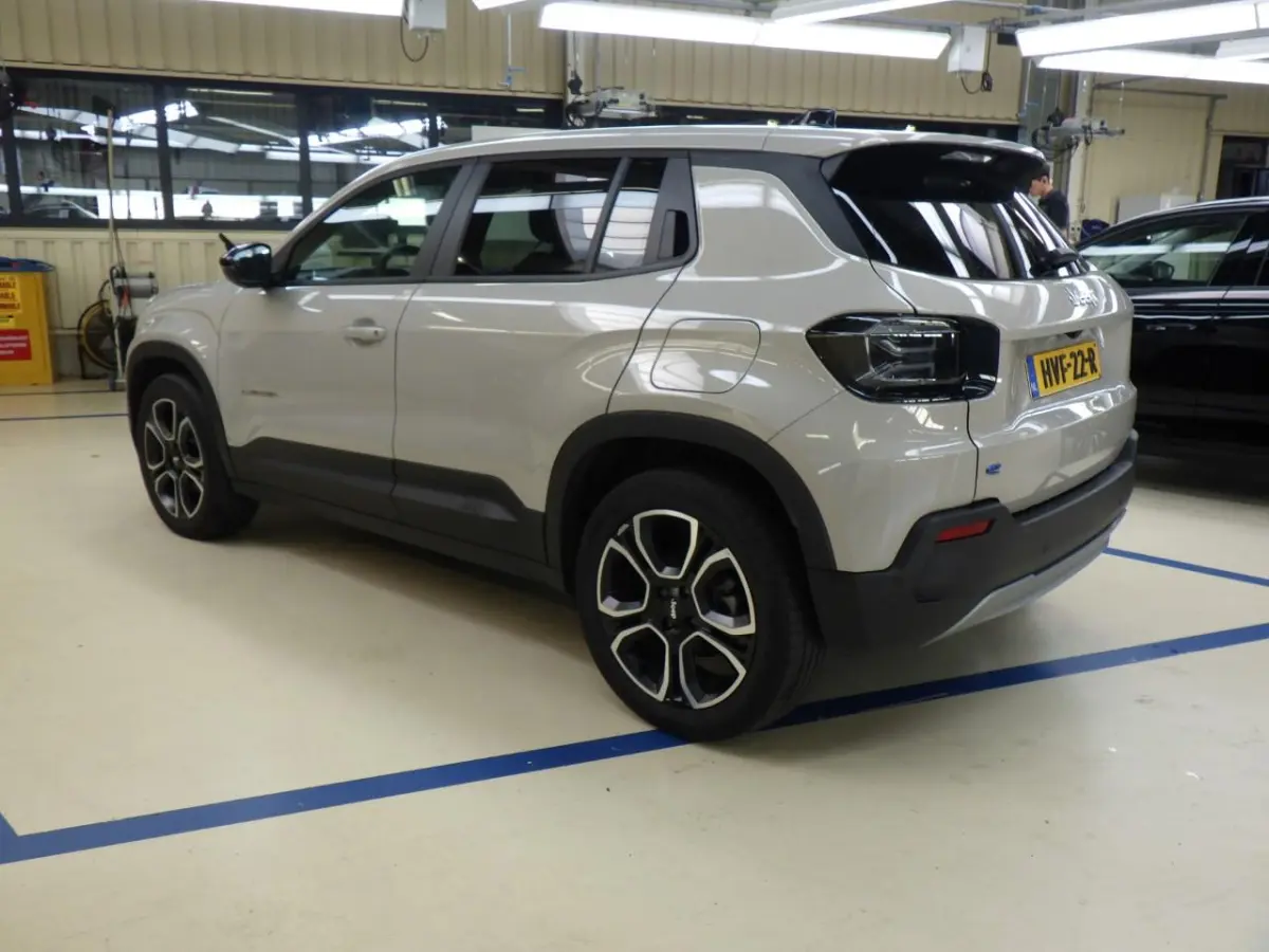 Summit 54 kWh | Fase 3 laden | SOH 97% | Infotainment & Convenience Pack | Navigatie | Elek. achterklep |