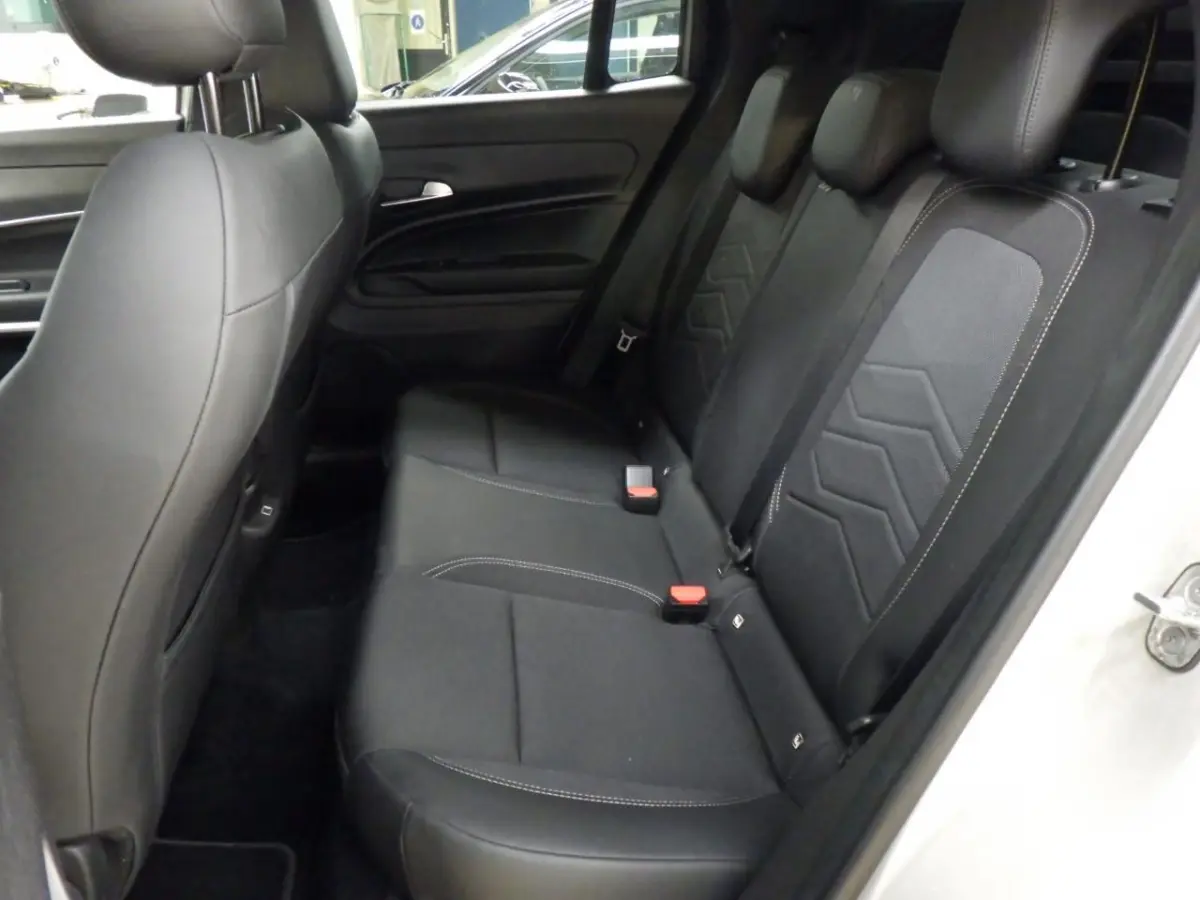 Summit 54 kWh | Fase 3 laden | SOH 97% | Infotainment & Convenience Pack | Navigatie | Elek. achterklep |