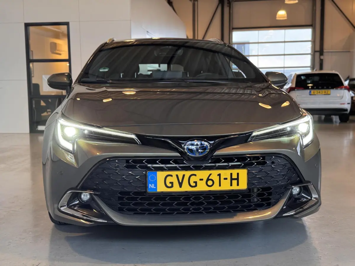 Hybrid 140 Business Plus|Stoelverw.|Navi|Carplay|Trekhaak|