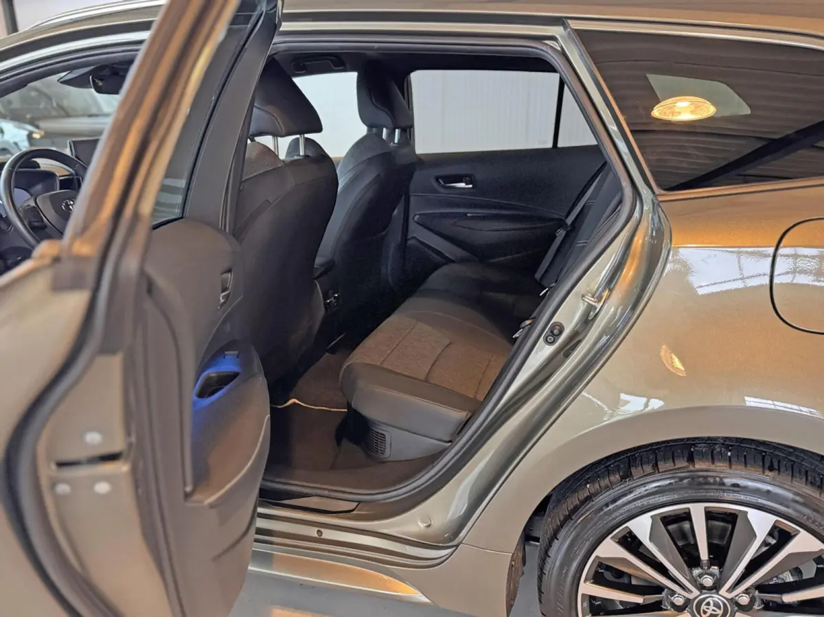 Hybrid 140 Business Plus|Stoelverw.|Navi|Carplay|Trekhaak|