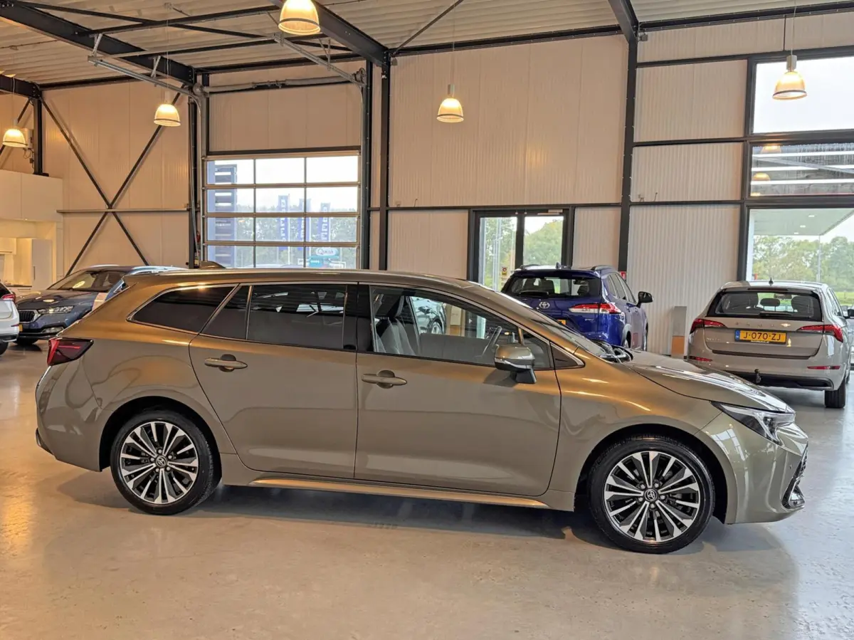 Hybrid 140 Business Plus|Stoelverw.|Navi|Carplay|Trekhaak|