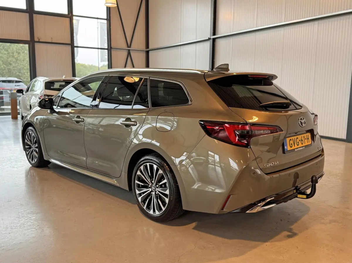 Hybrid 140 Business Plus|Stoelverw.|Navi|Carplay|Trekhaak|