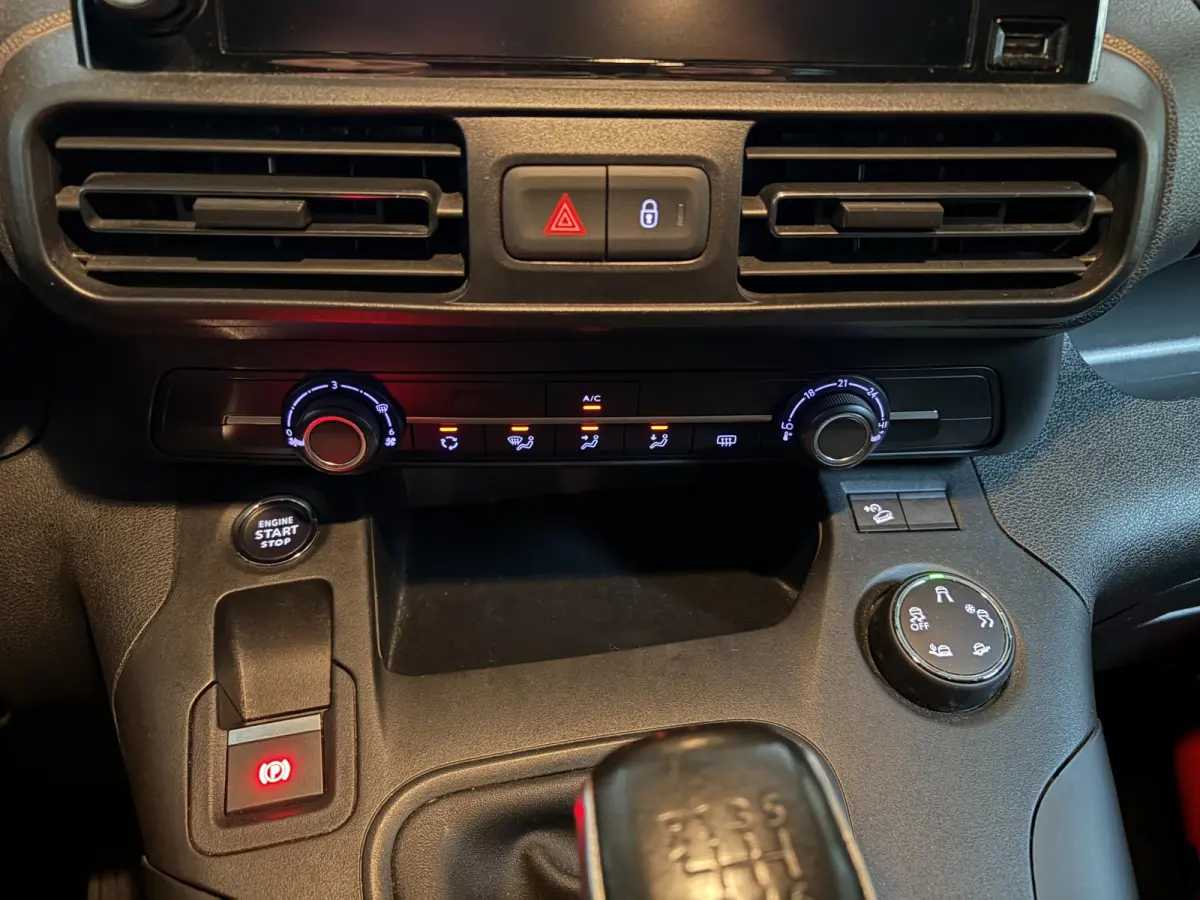 1.2 Turbo L1H1 Edition L1H1 Edition CARPLAY Dubbele Schuifdeur Navigatie Cruise Control CLIMA DAB HILL-HOLD LANE-ASSIST PDC