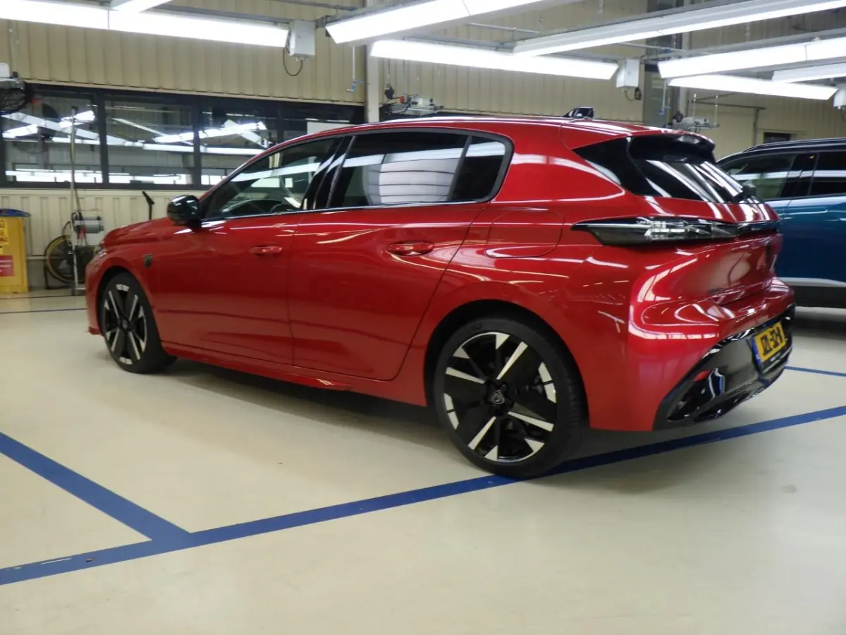 1.6 Plug-in Hybrid 195pk GT | Panorama/schuifdak | Luxe stoelen | Focal | Navigatie | Camera | NL auto | 5.500km |
