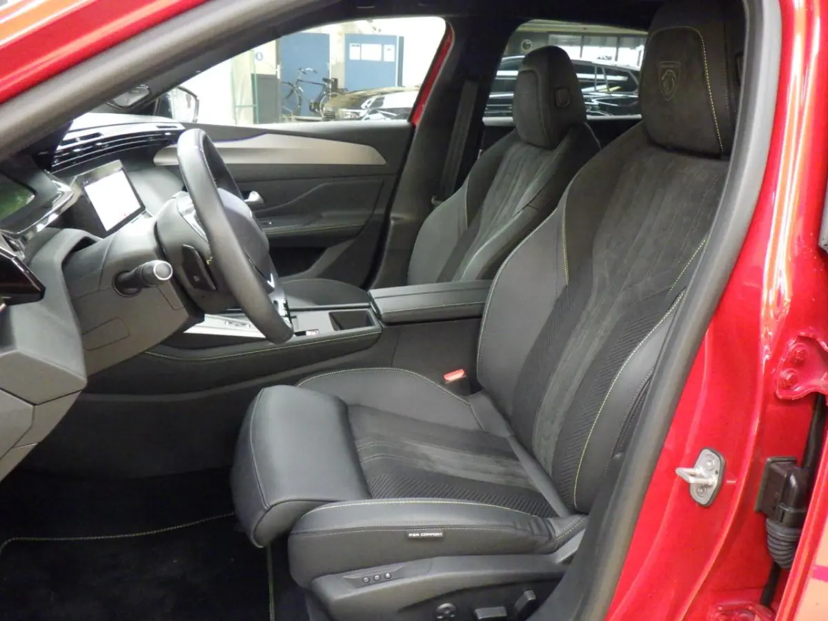 1.6 Plug-in Hybrid 195pk GT | Panorama/schuifdak | Luxe stoelen | Focal | Navigatie | Camera | NL auto | 5.500km |