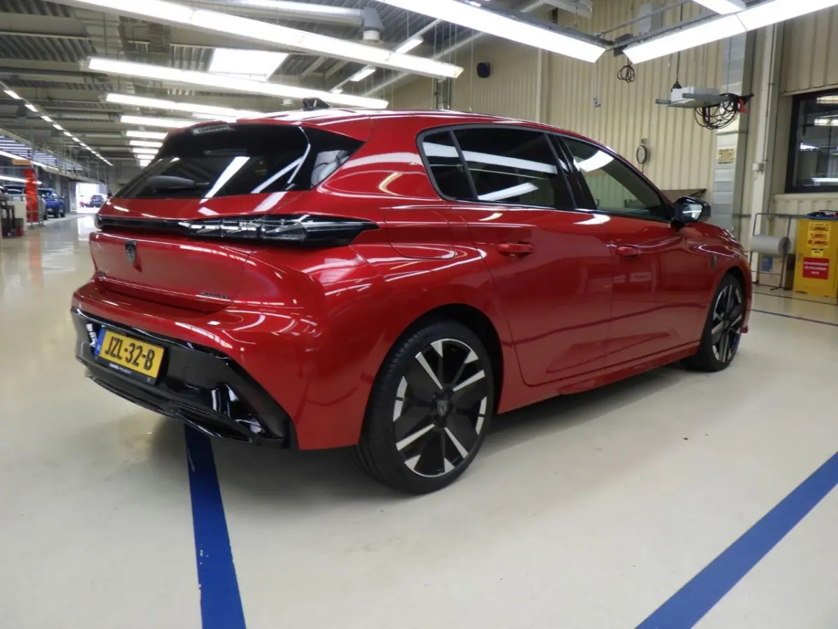 1.6 Plug-in Hybrid 195pk GT | Panorama/schuifdak | Luxe stoelen | Focal | Navigatie | Camera | NL auto | 5.500km |