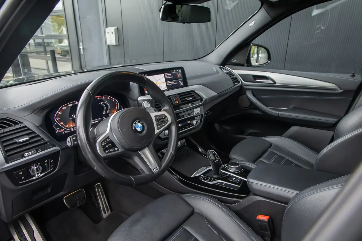 M40i xDrive High Executive | Panoramadak | Head-up display | Harman Cardon | 21 INCH | Dealer o.h. | Adaptieve cruise