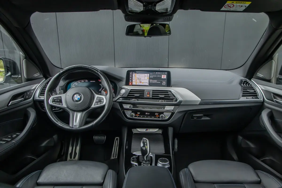M40i xDrive High Executive | Panoramadak | Head-up display | Harman Cardon | 21 INCH | Dealer o.h. | Adaptieve cruise