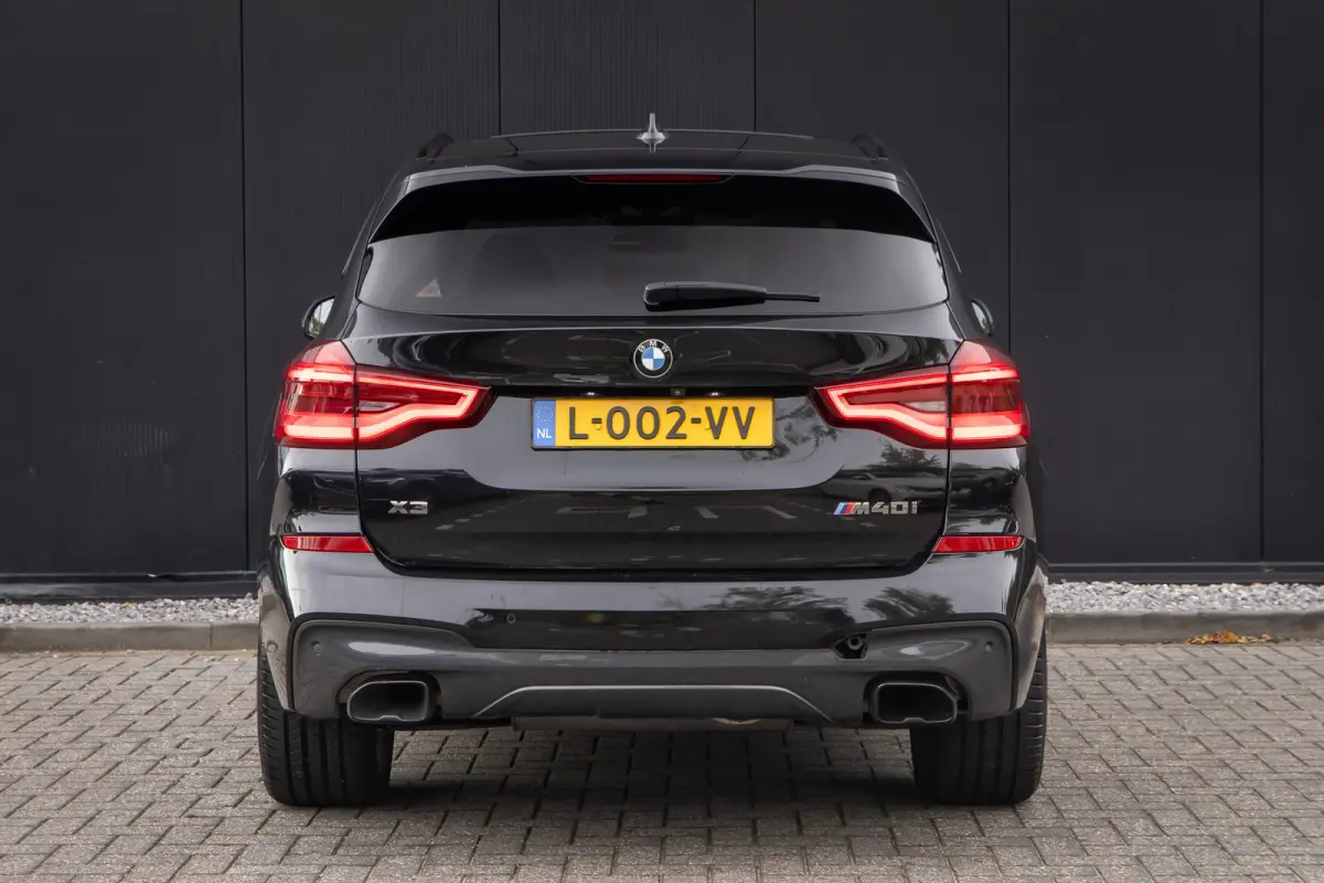 M40i xDrive High Executive | Panoramadak | Head-up display | Harman Cardon | 21 INCH | Dealer o.h. | Adaptieve cruise