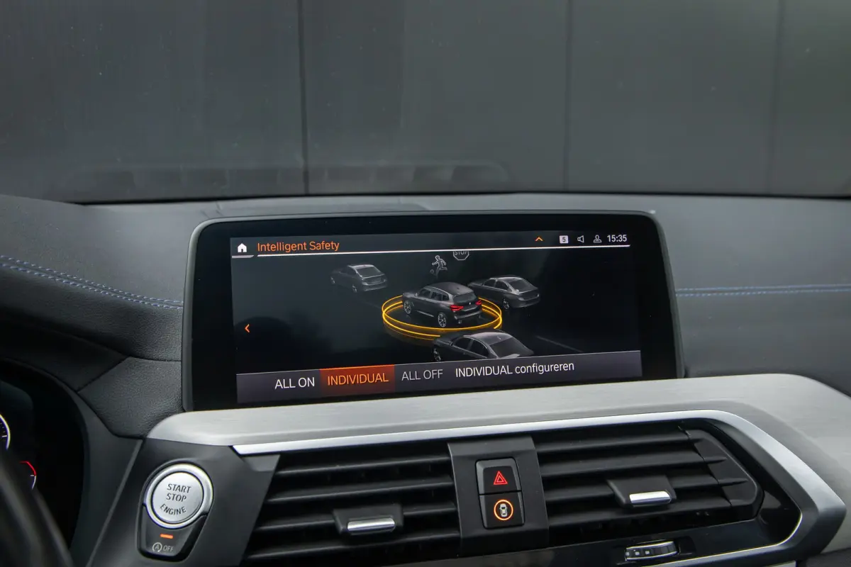 M40i xDrive High Executive | Panoramadak | Head-up display | Harman Cardon | 21 INCH | Dealer o.h. | Adaptieve cruise