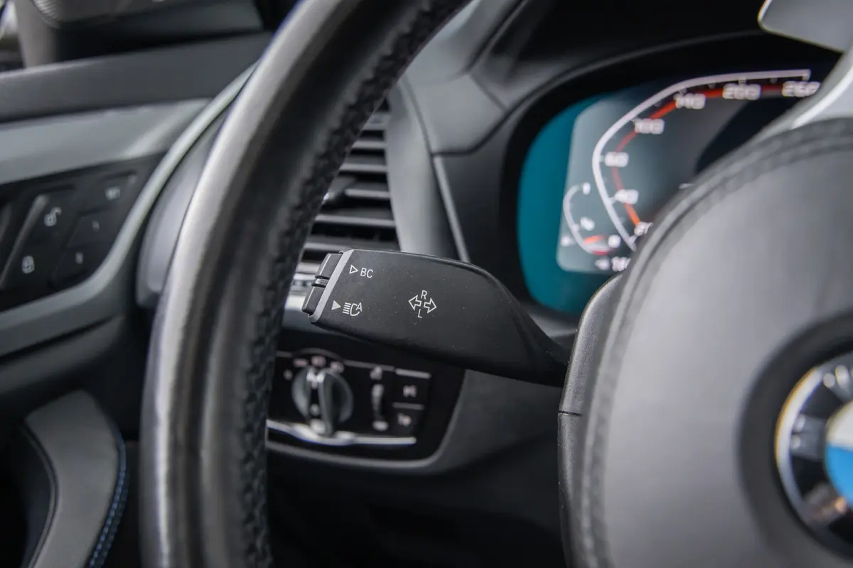 M40i xDrive High Executive | Panoramadak | Head-up display | Harman Cardon | 21 INCH | Dealer o.h. | Adaptieve cruise