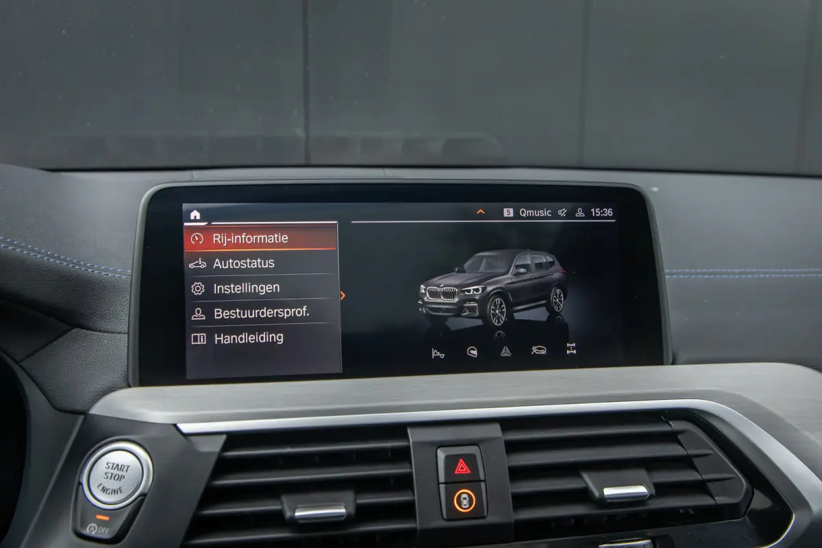 M40i xDrive High Executive | Panoramadak | Head-up display | Harman Cardon | 21 INCH | Dealer o.h. | Adaptieve cruise