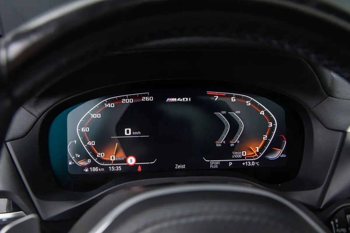 M40i xDrive High Executive | Panoramadak | Head-up display | Harman Cardon | 21 INCH | Dealer o.h. | Adaptieve cruise
