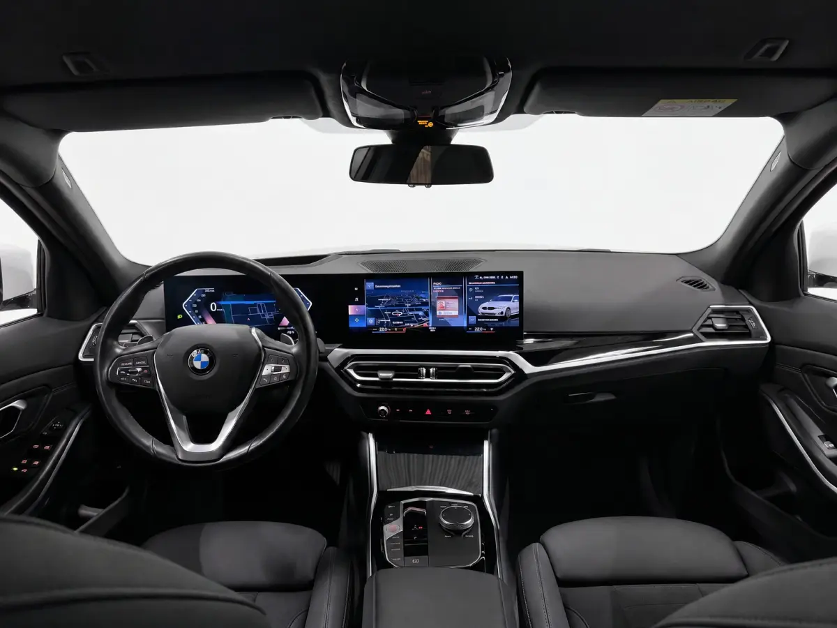 320i'Adaptive cruise Stoelverwarming Elektrische kofferklep
