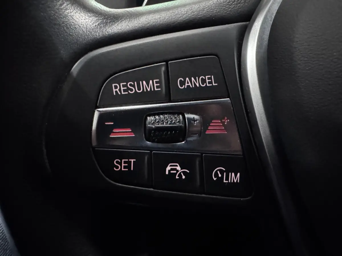 320i'Adaptive cruise Stoelverwarming Elektrische kofferklep