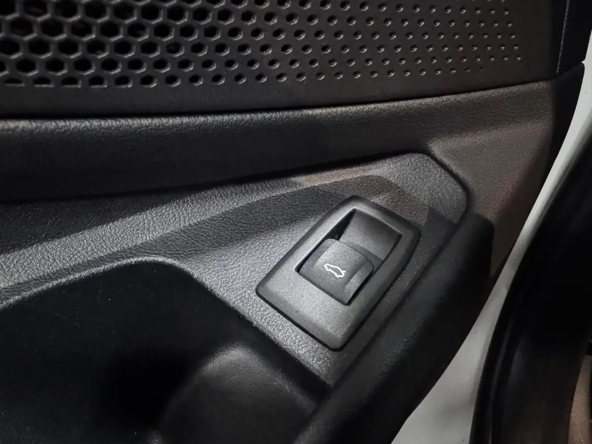 320i'Adaptive cruise Stoelverwarming Elektrische kofferklep