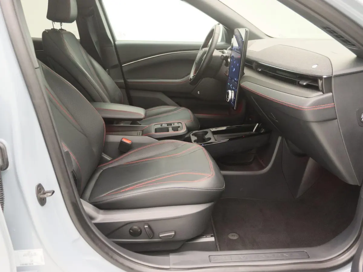 Extended Premium RWD 88 kWh | Apple Carplay/Android Auto | Winterpakket |  Achteruitrijcamera | Cruise Control | Lichtmetalen Velgen |