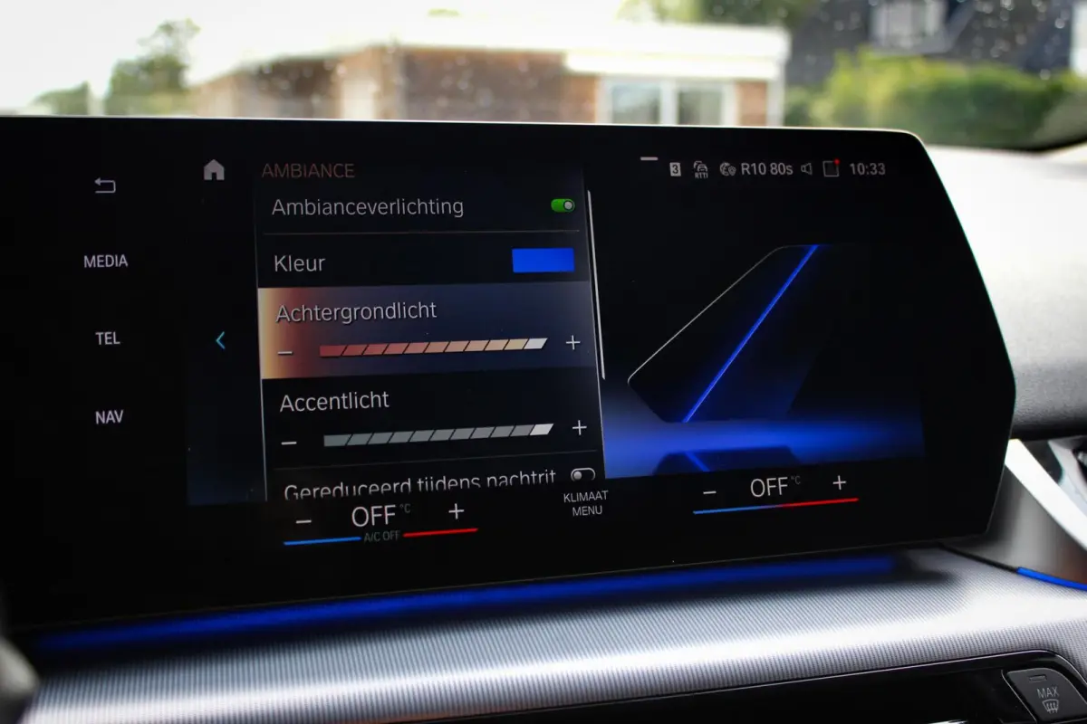 230e xDrive // 100% SoH | 1e eigenaar, dealer onderh. | Camera | Sfeerverlichting | Navi. | CarPlay & Android Auto | Bijzonder nette staat