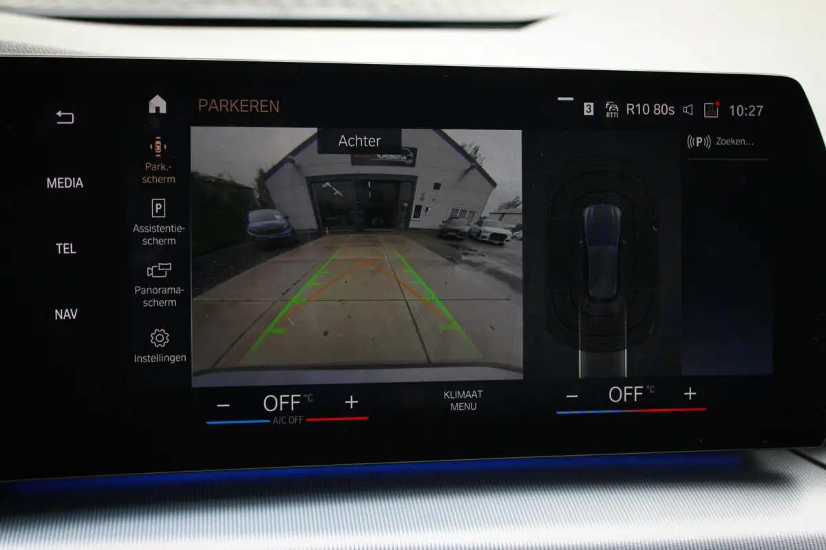 230e xDrive // 100% SoH | 1e eigenaar, dealer onderh. | Camera | Sfeerverlichting | Navi. | CarPlay & Android Auto | Bijzonder nette staat