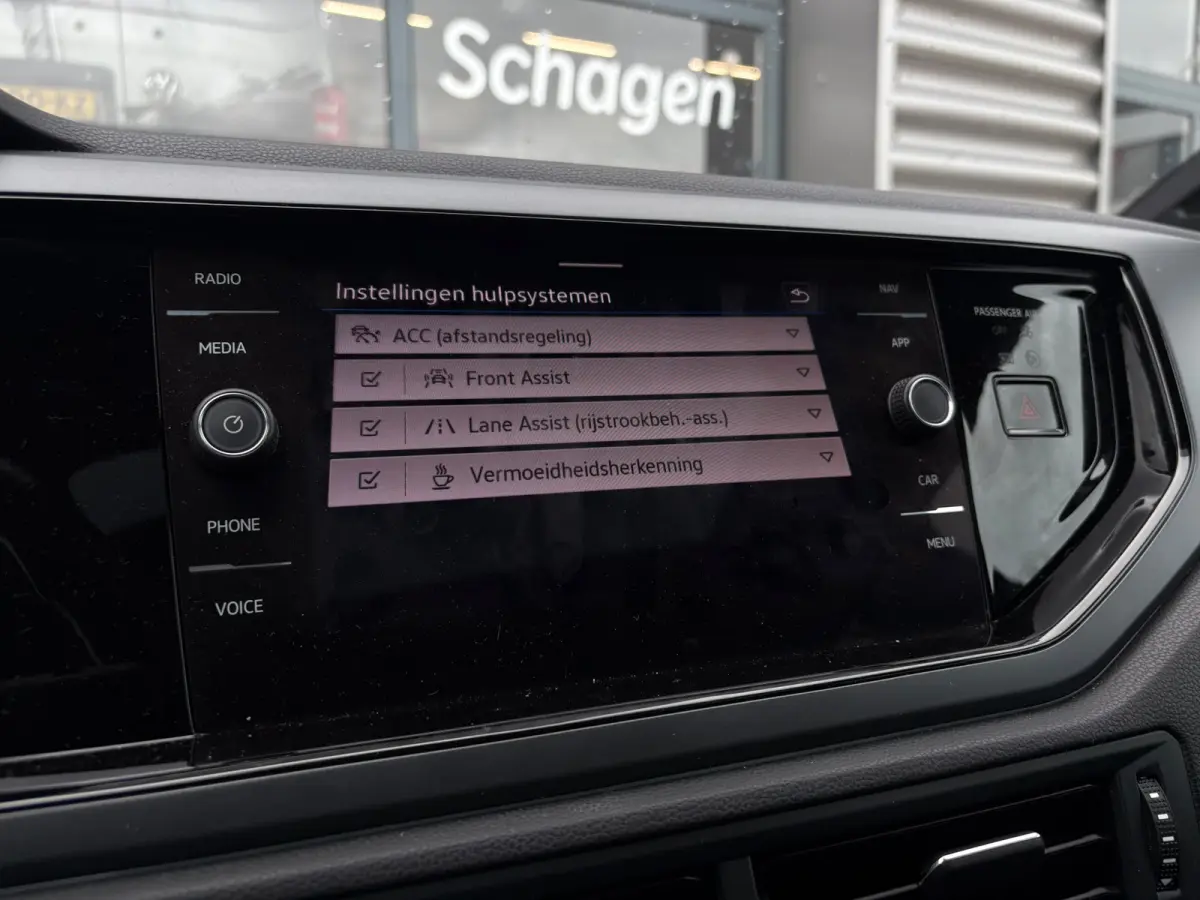 1.0 TSI 95 pk R-Line Business | Panoramadak | Achteruitrijcamera | Apple carplay |