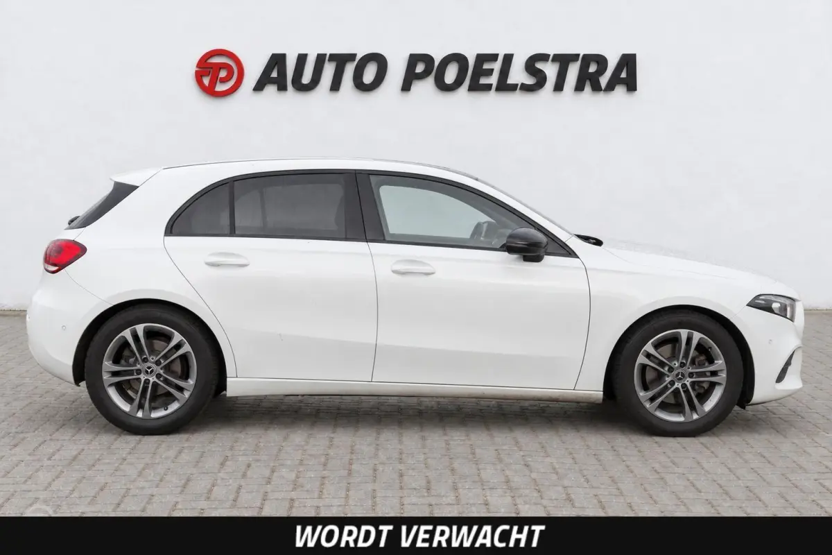 200 Launch Night Edition | Panoramadak | Camera | LED | Widescreen | Stoelverwarming | Apple Carplay/Android Auto | Dealeronderhouden