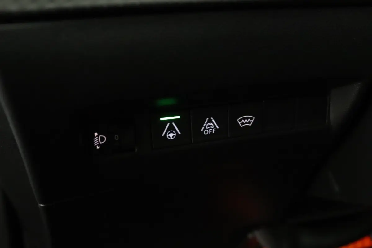 1.2 PureTech Allure*ACC*ECC*NAVI*CAM*LED*AUT*VOL*
