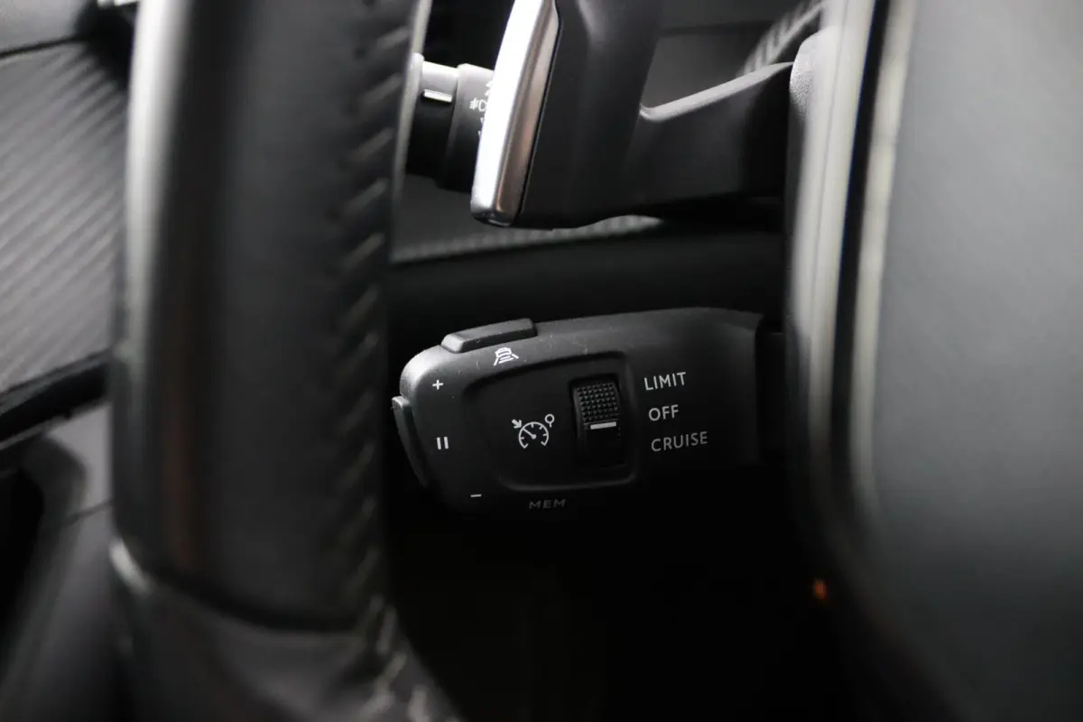1.2 PureTech Allure*ACC*ECC*NAVI*CAM*LED*AUT*VOL*