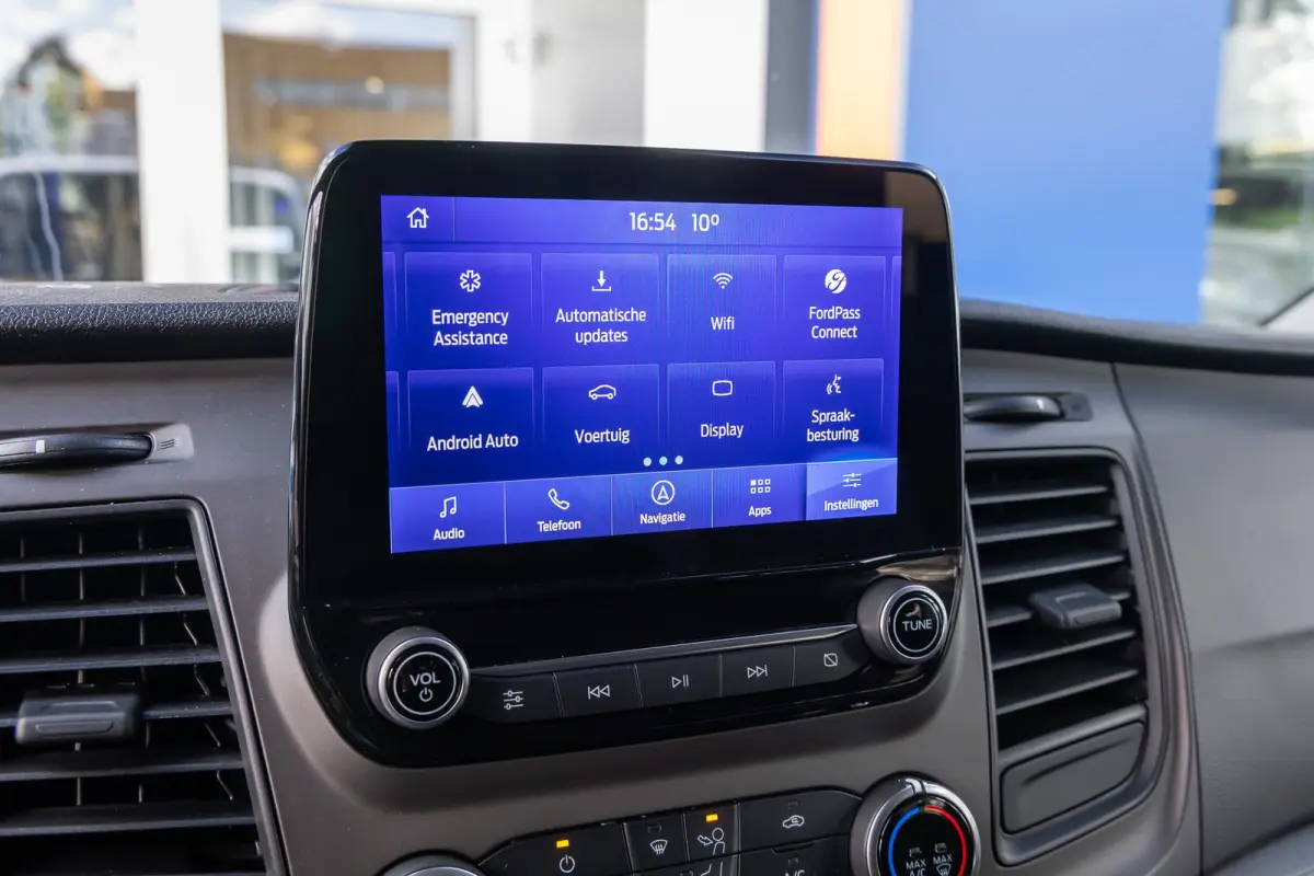 300 2.0 TDCI L2H1DC Trend | Cruise control adaptief | Camera | Apple Carplay/Android Auto | Navi | Dealer OH! | Achteruitrijcamera | Apple Carplay/Android Auto|telefoonintegratie premium | C