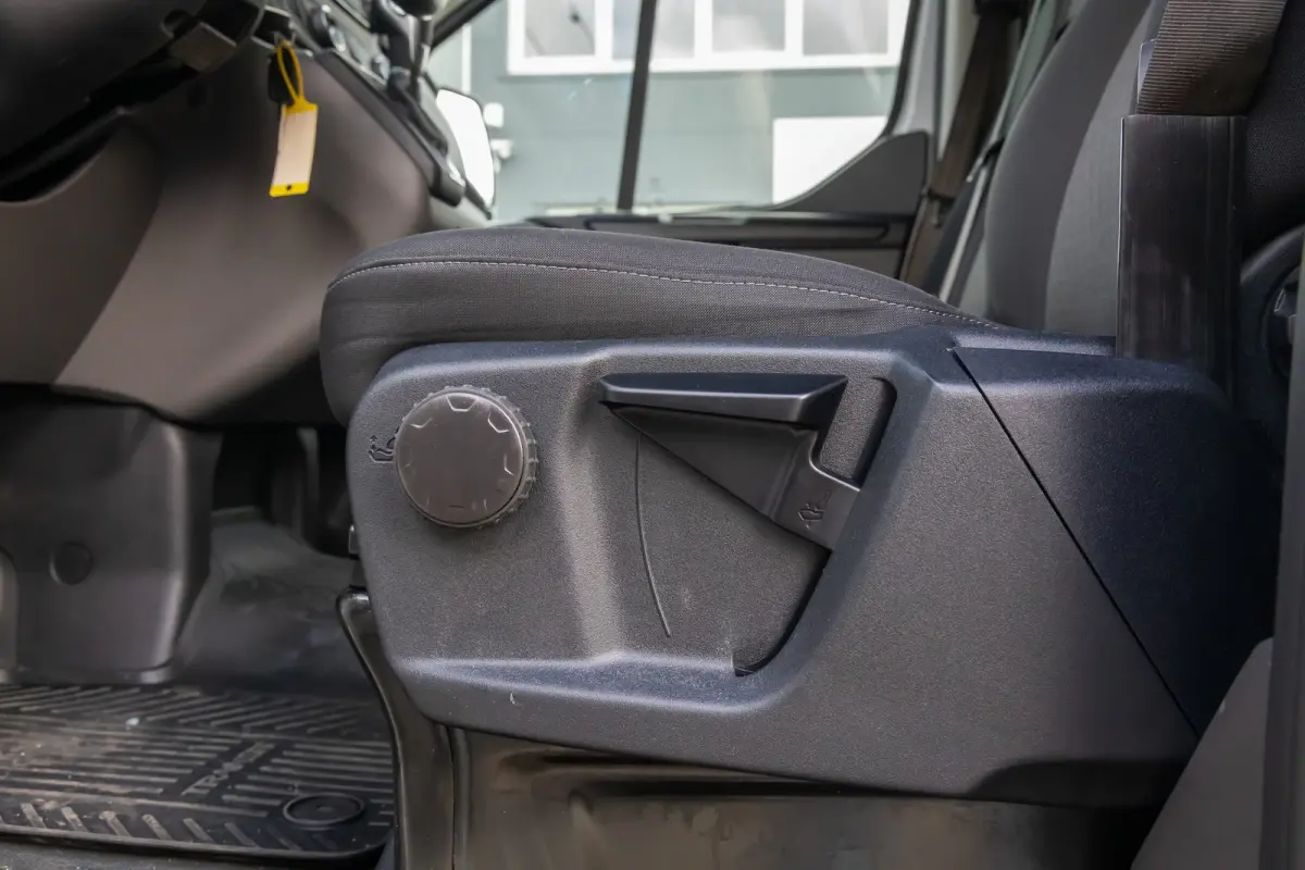 300 2.0 TDCI L2H1DC Trend | Cruise control adaptief | Camera | Apple Carplay/Android Auto | Navi | Dealer OH! | Achteruitrijcamera | Apple Carplay/Android Auto|telefoonintegratie premium | C