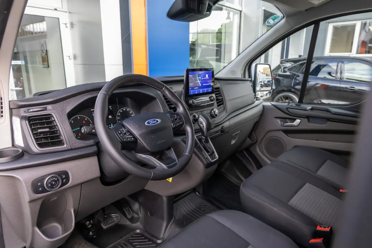 300 2.0 TDCI L2H1DC Trend | Cruise control adaptief | Camera | Apple Carplay/Android Auto | Navi | Dealer OH! | Achteruitrijcamera | Apple Carplay/Android Auto|telefoonintegratie premium | C