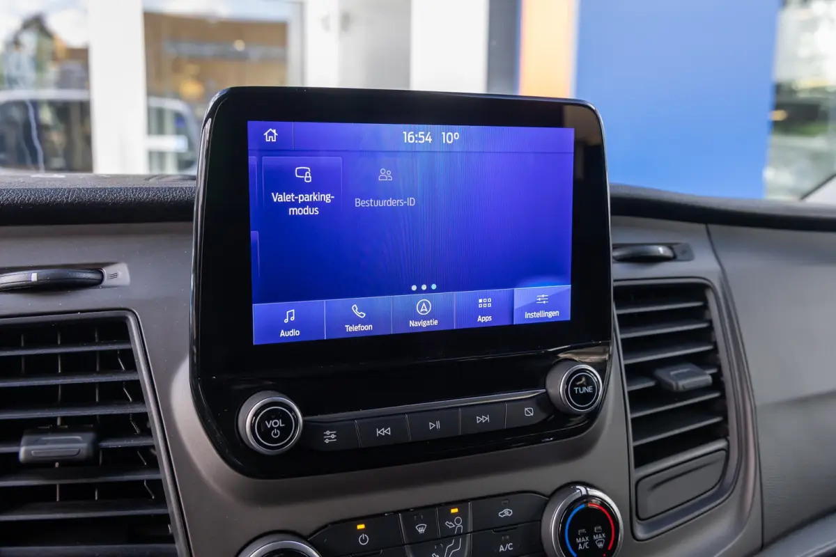 300 2.0 TDCI L2H1DC Trend | Cruise control adaptief | Camera | Apple Carplay/Android Auto | Navi | Dealer OH! | Achteruitrijcamera | Apple Carplay/Android Auto|telefoonintegratie premium | C