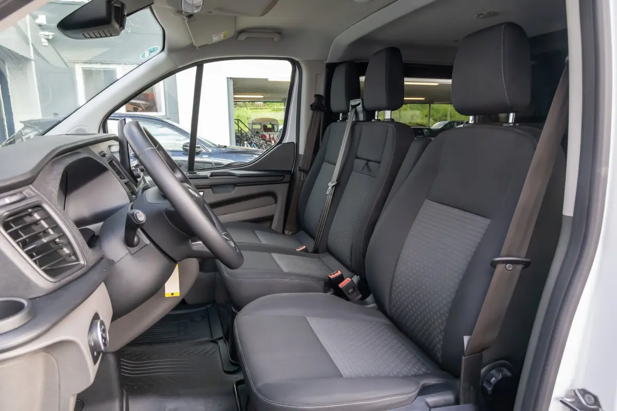 300 2.0 TDCI L2H1DC Trend | Cruise control adaptief | Camera | Apple Carplay/Android Auto | Navi | Dealer OH! | Achteruitrijcamera | Apple Carplay/Android Auto|telefoonintegratie premium | C