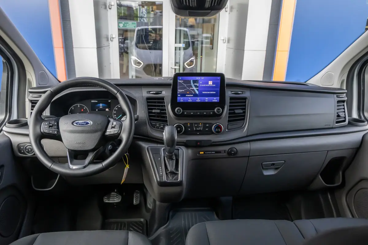 300 2.0 TDCI L2H1DC Trend | Cruise control adaptief | Camera | Apple Carplay/Android Auto | Navi | Dealer OH! | Achteruitrijcamera | Apple Carplay/Android Auto|telefoonintegratie premium | C
