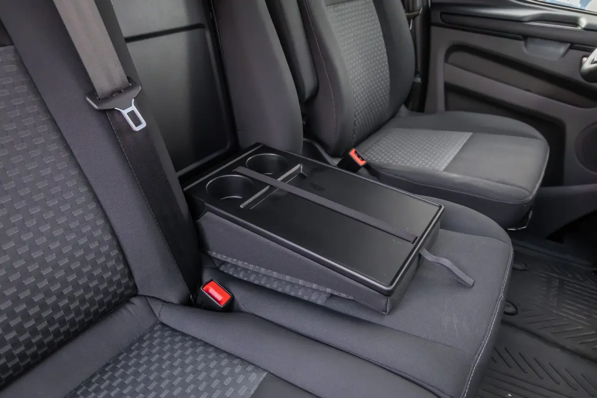 300 2.0 TDCI L2H1DC Trend | Cruise control adaptief | Camera | Apple Carplay/Android Auto | Navi | Dealer OH! | Achteruitrijcamera | Apple Carplay/Android Auto|telefoonintegratie premium | C