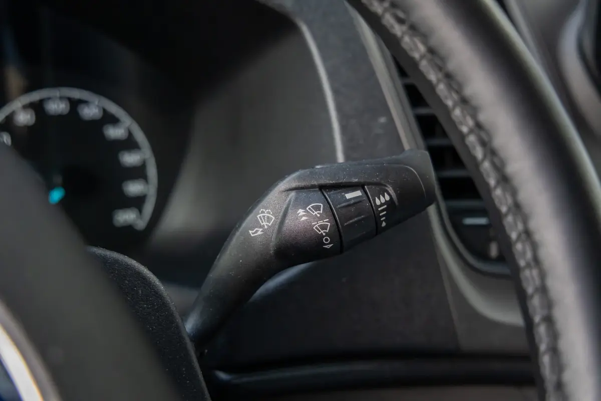 300 2.0 TDCI L2H1DC Trend | Cruise control adaptief | Camera | Apple Carplay/Android Auto | Navi | Dealer OH! | Achteruitrijcamera | Apple Carplay/Android Auto|telefoonintegratie premium | C