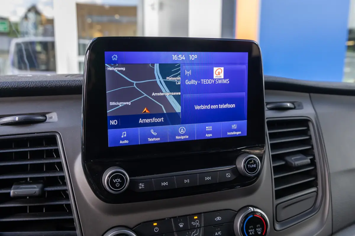 300 2.0 TDCI L2H1DC Trend | Cruise control adaptief | Camera | Apple Carplay/Android Auto | Navi | Dealer OH! | Achteruitrijcamera | Apple Carplay/Android Auto|telefoonintegratie premium | C
