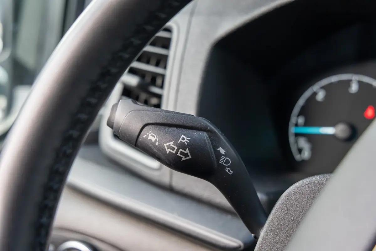 300 2.0 TDCI L2H1DC Trend | Cruise control adaptief | Camera | Apple Carplay/Android Auto | Navi | Dealer OH! | Achteruitrijcamera | Apple Carplay/Android Auto|telefoonintegratie premium | C