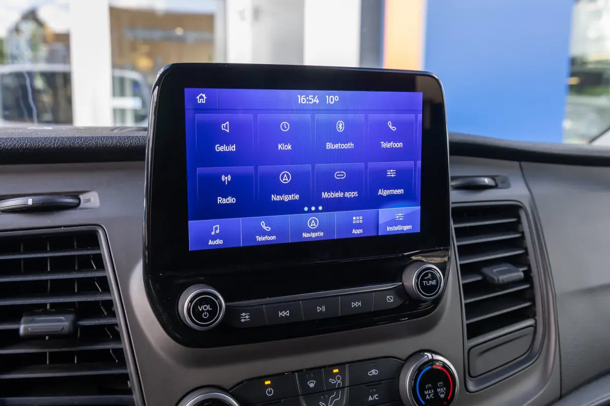 300 2.0 TDCI L2H1DC Trend | Cruise control adaptief | Camera | Apple Carplay/Android Auto | Navi | Dealer OH! | Achteruitrijcamera | Apple Carplay/Android Auto|telefoonintegratie premium | C
