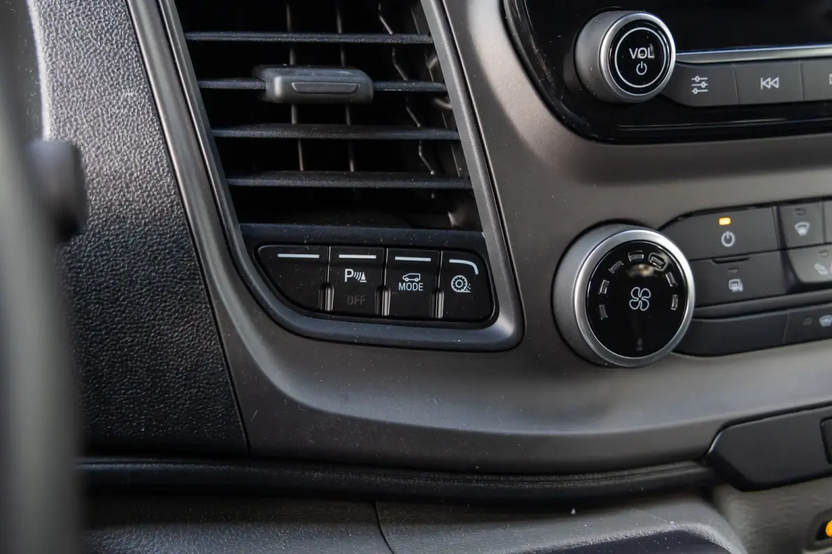 300 2.0 TDCI L2H1DC Trend | Cruise control adaptief | Camera | Apple Carplay/Android Auto | Navi | Dealer OH! | Achteruitrijcamera | Apple Carplay/Android Auto|telefoonintegratie premium | C
