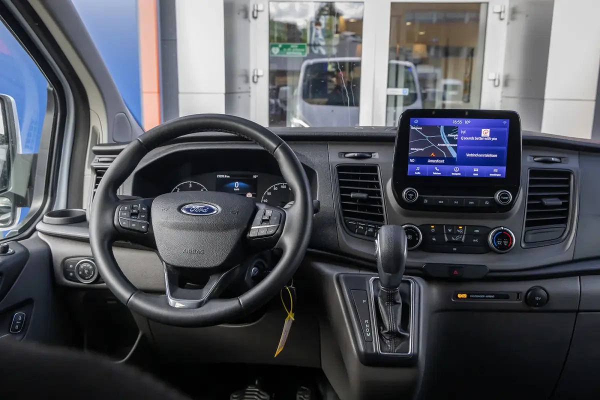 300 2.0 TDCI L2H1DC Trend | Cruise control adaptief | Camera | Apple Carplay/Android Auto | Navi | Dealer OH! | Achteruitrijcamera | Apple Carplay/Android Auto|telefoonintegratie premium | C