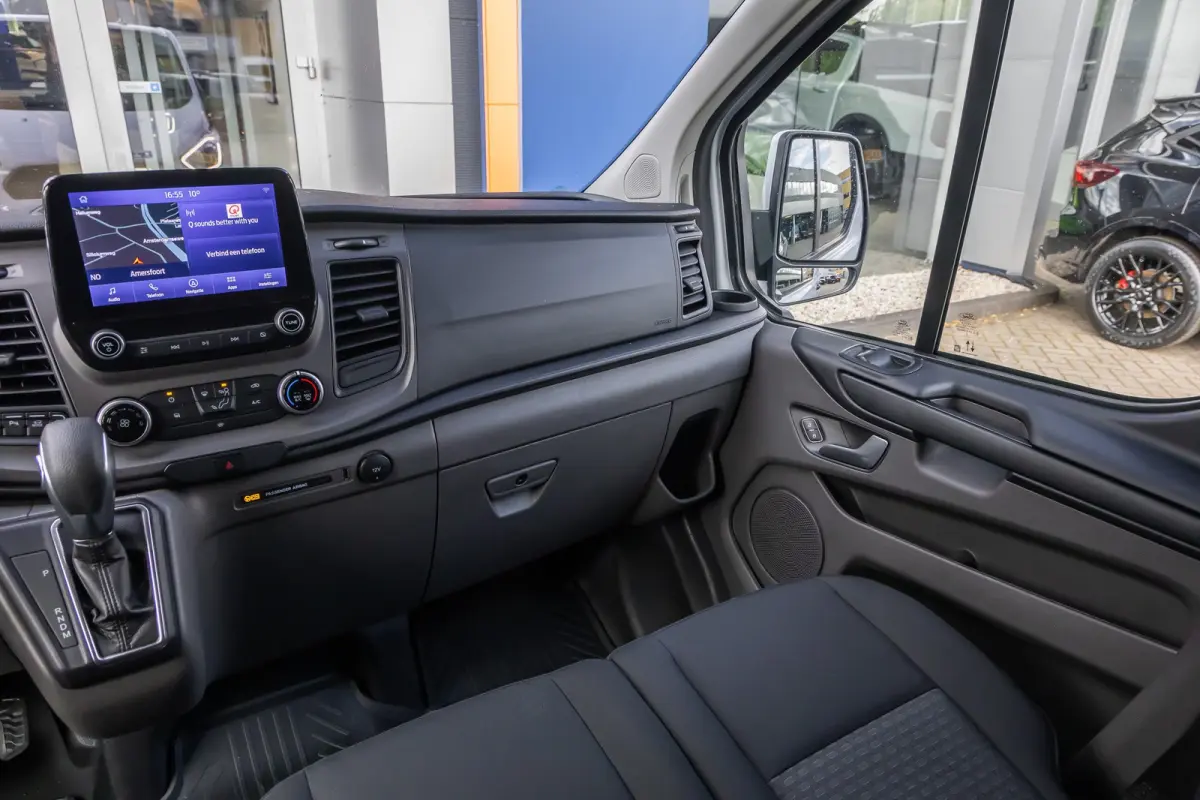 300 2.0 TDCI L2H1DC Trend | Cruise control adaptief | Camera | Apple Carplay/Android Auto | Navi | Dealer OH! | Achteruitrijcamera | Apple Carplay/Android Auto|telefoonintegratie premium | C