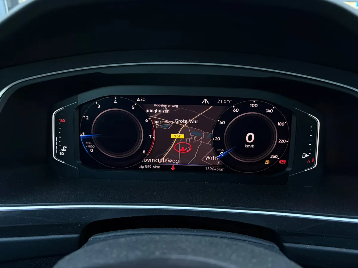 1.5 TSI 130PK R-Line | Panoramadak | Elektrische achterklep | Cruise control adaptief | Stoel verwarming |