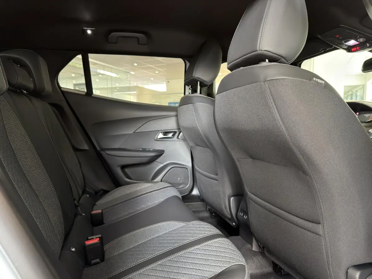 1.2 Hybrid 145 Allure 8 jaar garantie