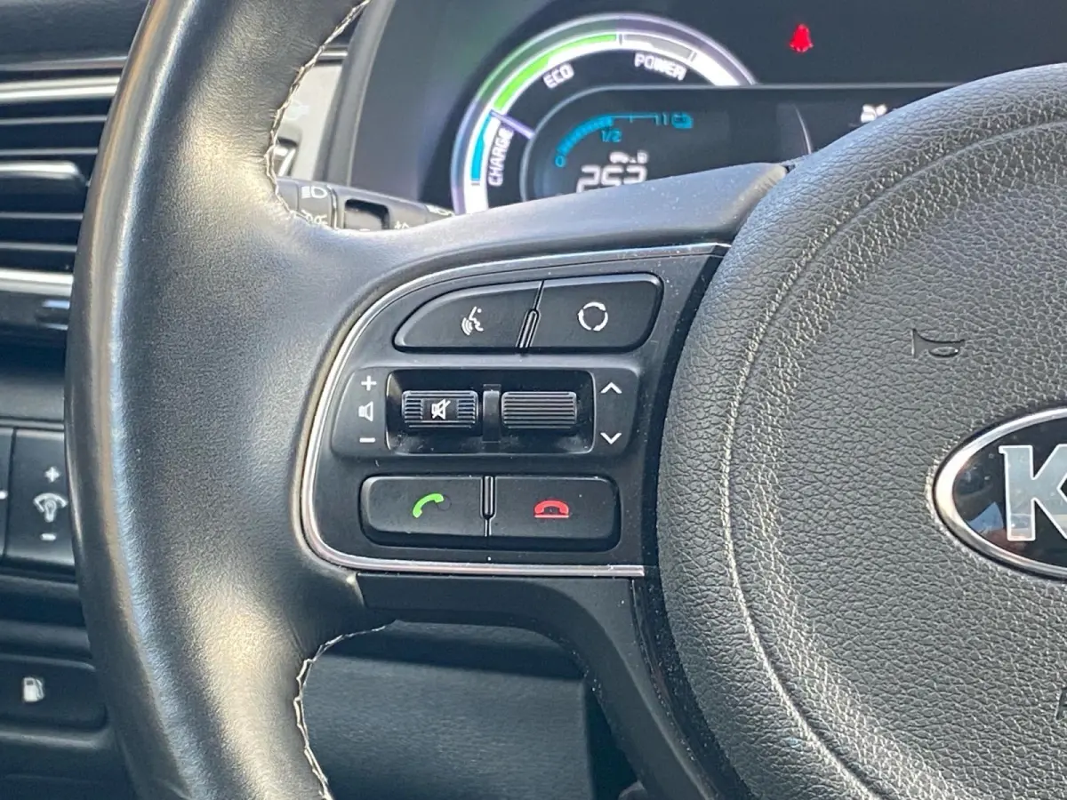 1.6 GDi Hybrid ExecutiveLine | Climate control | Leder | Navigatie | Trekhaak | LM-velgen | Elek. stoel(en) met memory | Stoel + stuurverwarming |