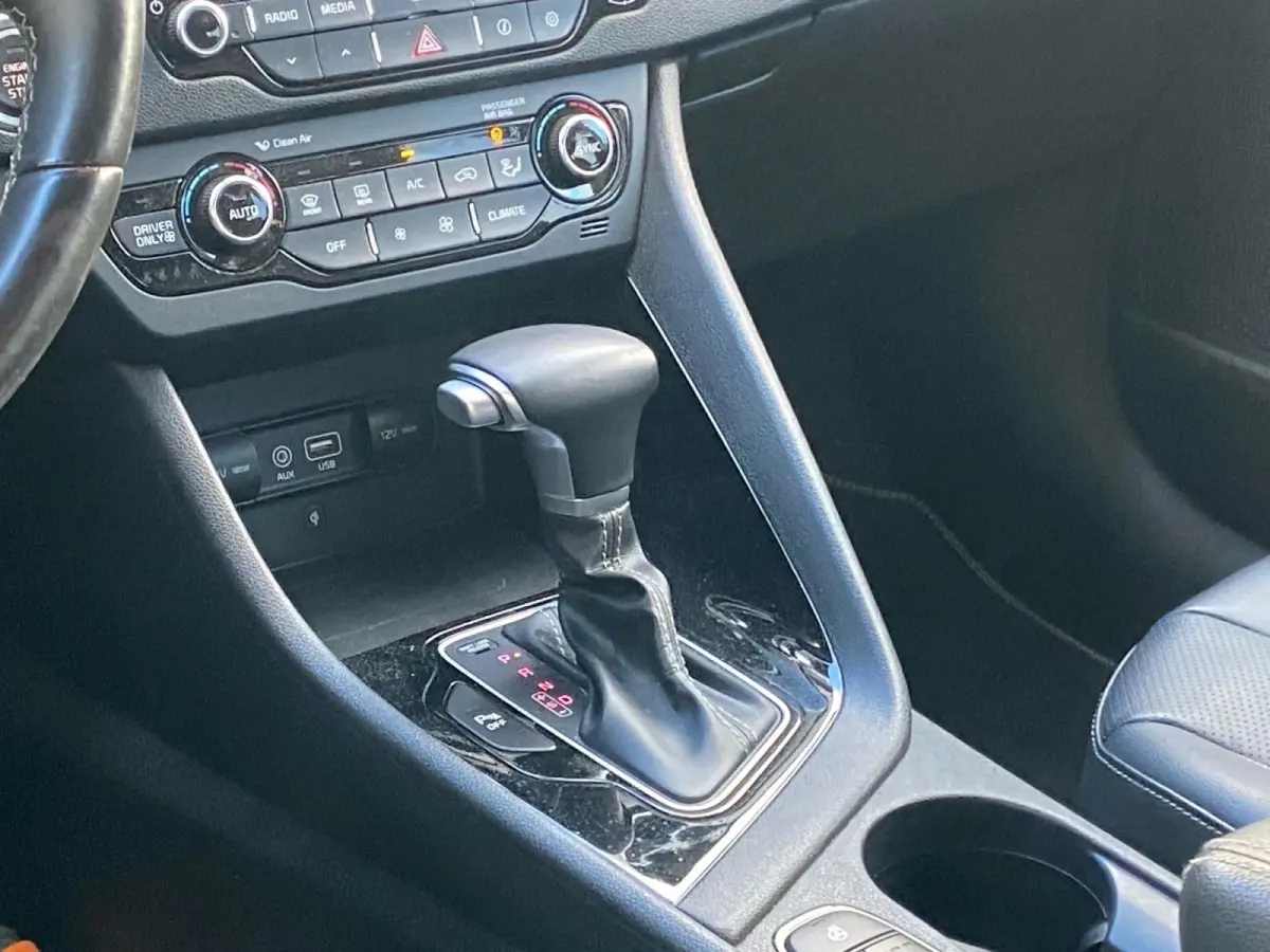 1.6 GDi Hybrid ExecutiveLine | Climate control | Leder | Navigatie | Trekhaak | LM-velgen | Elek. stoel(en) met memory | Stoel + stuurverwarming |