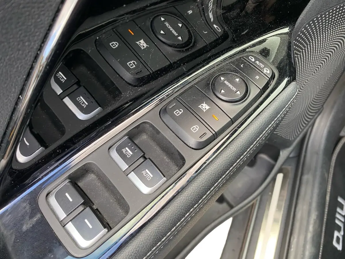 1.6 GDi Hybrid ExecutiveLine | Climate control | Leder | Navigatie | Trekhaak | LM-velgen | Elek. stoel(en) met memory | Stoel + stuurverwarming |