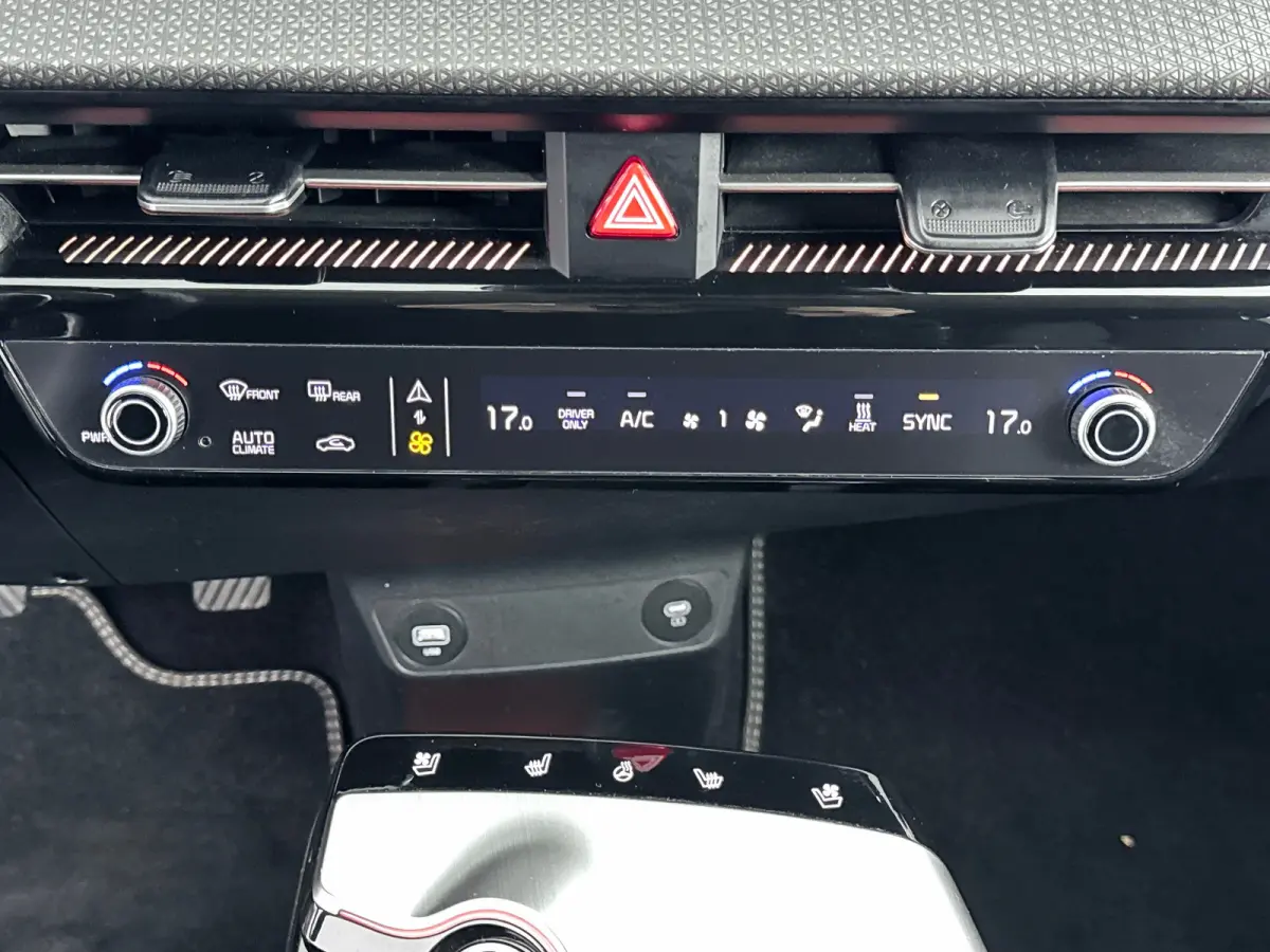 Plus 77.4 kWh | 19" Allseason | Trekhaak | Geventileerd Leder | Meridian Audio | Adaptieve Cruise | BLIS | Parkeercamera | Warmtepomp