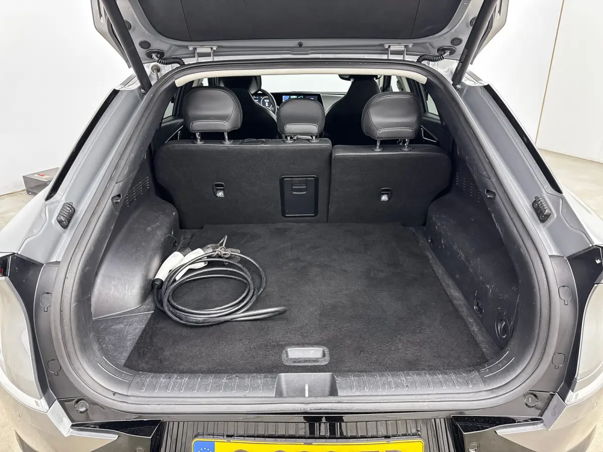 Plus 77.4 kWh | 19" Allseason | Trekhaak | Geventileerd Leder | Meridian Audio | Adaptieve Cruise | BLIS | Parkeercamera | Warmtepomp